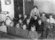 U�iteljica Ankica Krivec sa tre�im razredom (�k. god. 69/70)